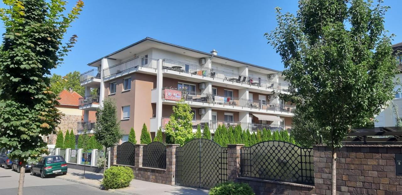 Riviera Wellness Apartman Шіофок Екстер'єр фото